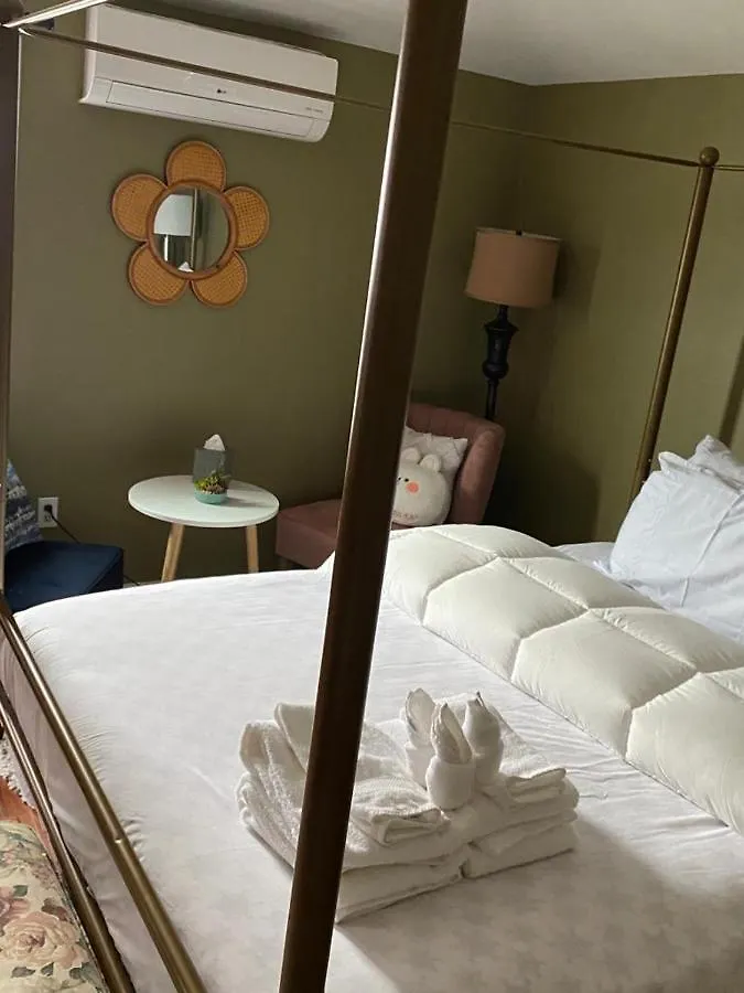 Homestay Debdorkdave Hospitality Services 3 New York United States